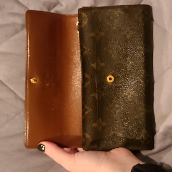 Louis Vuitton Monogram Brown Sarah Wallet - Picture 8 of 16